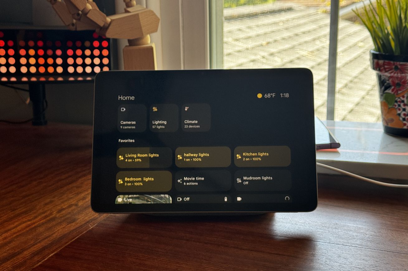 This screensaver turns your Pixel into a smart home control panel