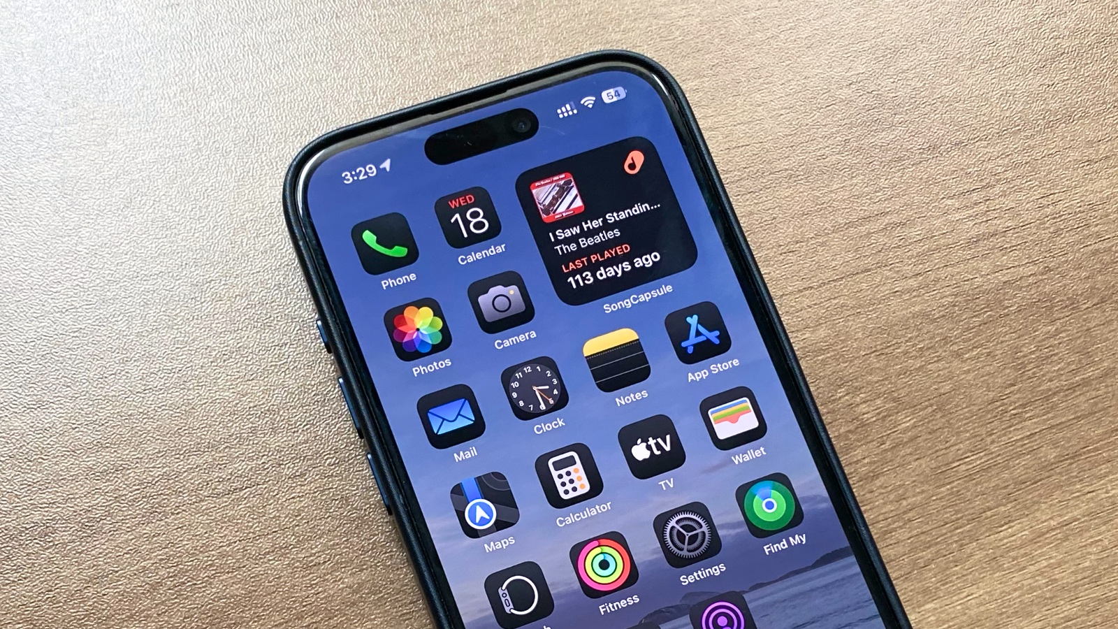 iOS 18.2 lets everyone set new default apps for calling and texting