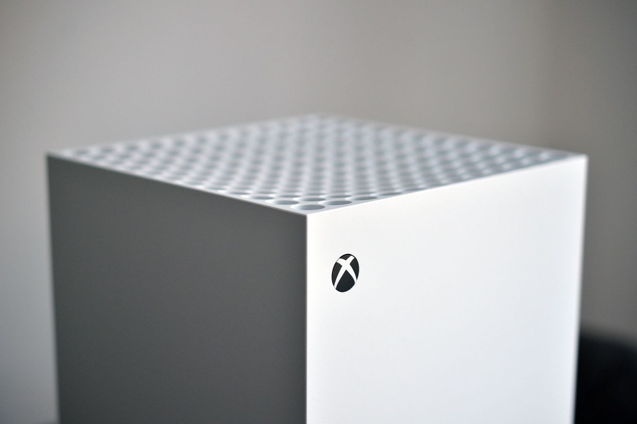 A first look at Microsoft’s discless Xbox Series X in white