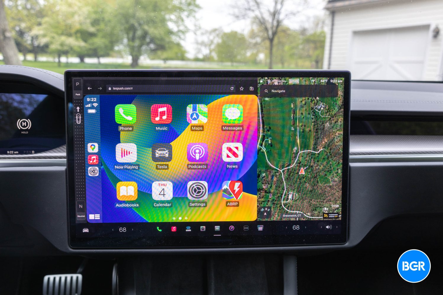 Apple site still says next-gen CarPlay is coming in 2024