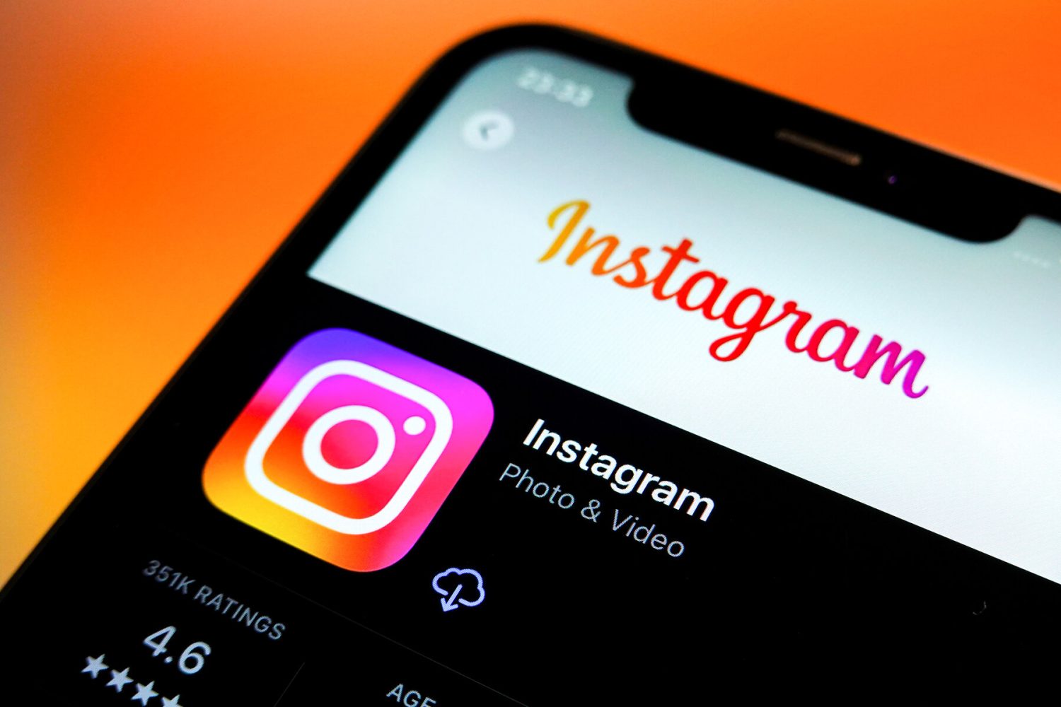 Instagram is trying to pay creators to ditch TikTok, report claims